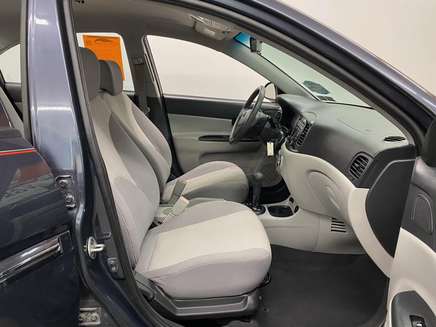 2009 BLUE /Gray Hyundai Accent (KMHCN46C09U) , located at 533 S West End Blvd., Quakertown, PA, 18951, (877) 257-4995, 40.343994, -75.303604 - INCLUDED IN THE SALE PRICE OF EVERY VEHICLE: 48 Hour Money Back Guarantee 6 Month - 6,000 Mile Warranty Brand New PA State Inspection & Emission $10 Oil Changes for the Life of the Loan Complete CARFAX - Photo#5